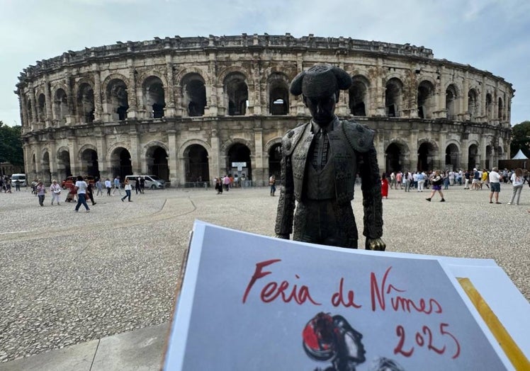 Vista exterior del anfiteatro romano de Nimes.
