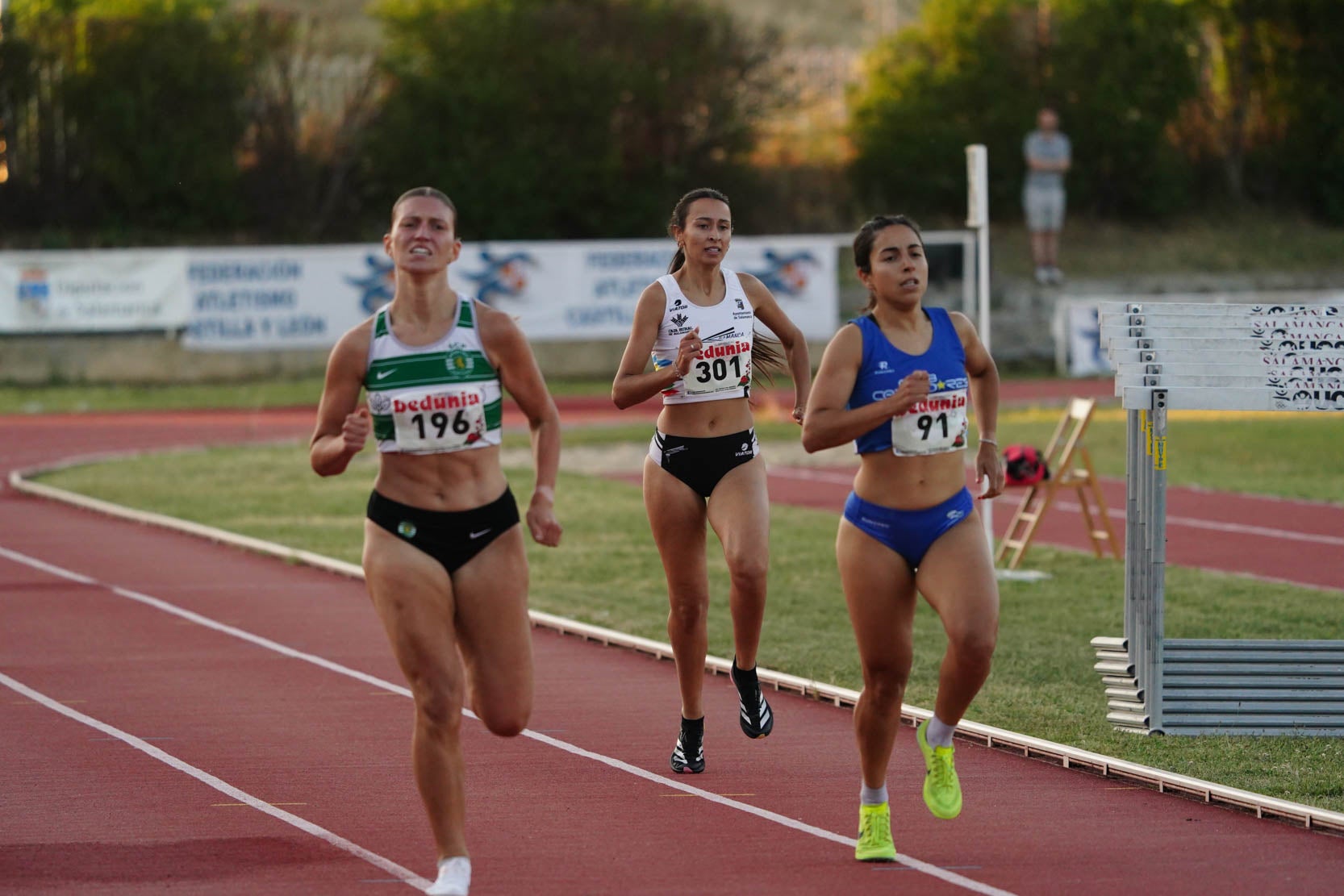 Las mejores imágenes de una gran tarde de atletismo en Las Pistas del Helmántico
