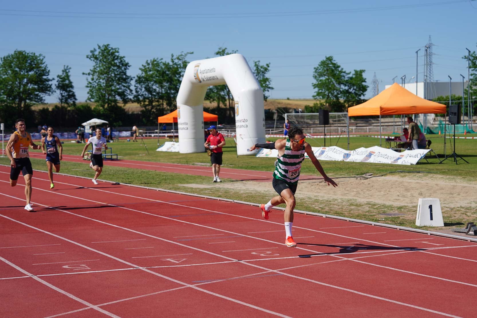 Las mejores imágenes de una gran tarde de atletismo en Las Pistas del Helmántico