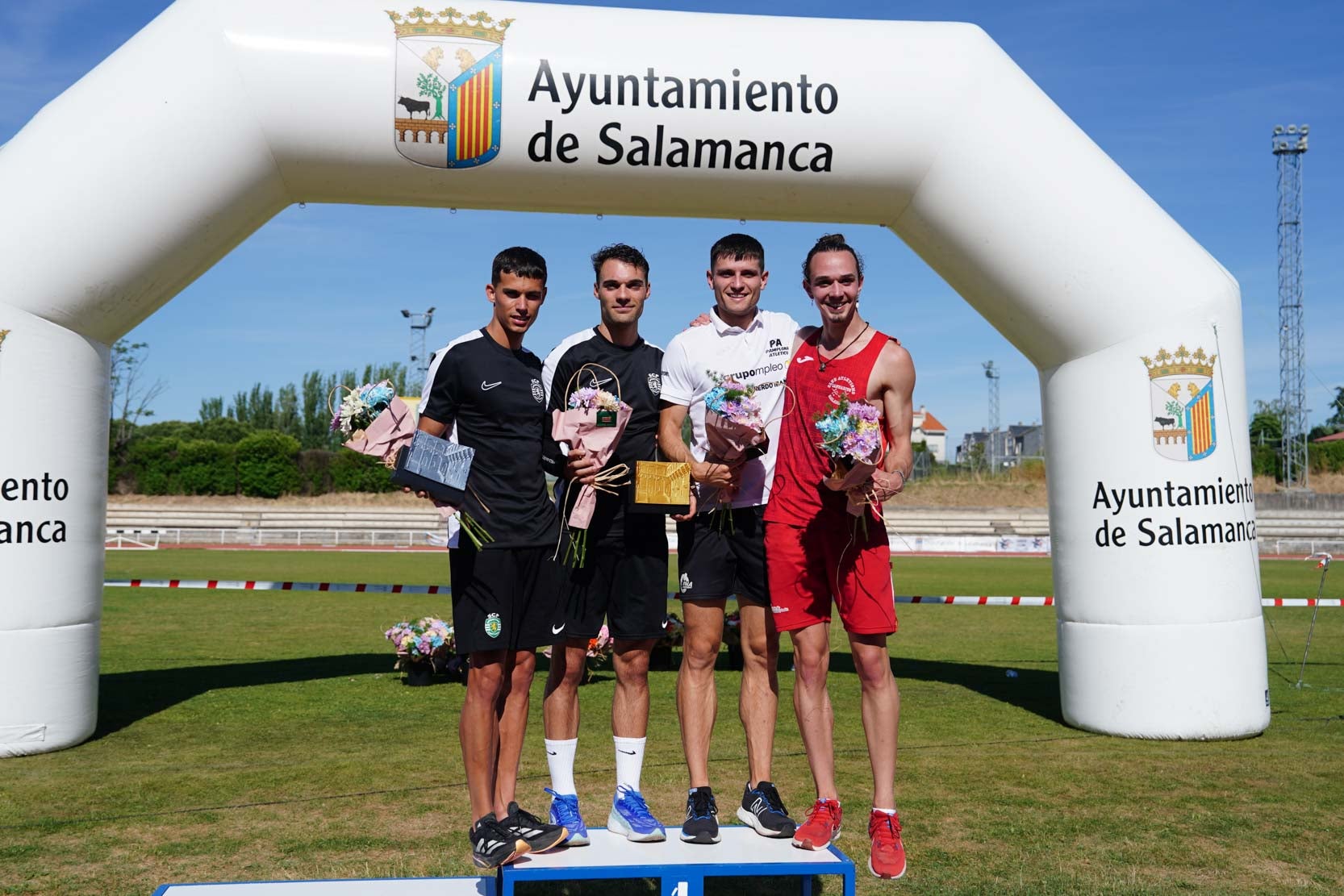 Las mejores imágenes de una gran tarde de atletismo en Las Pistas del Helmántico
