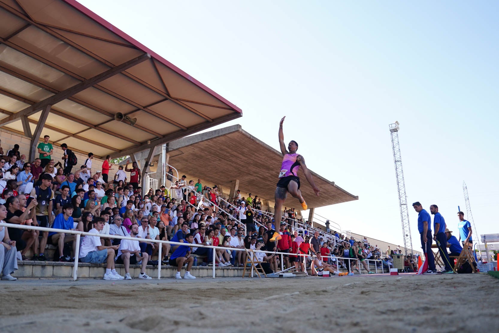 Las mejores imágenes de una gran tarde de atletismo en Las Pistas del Helmántico