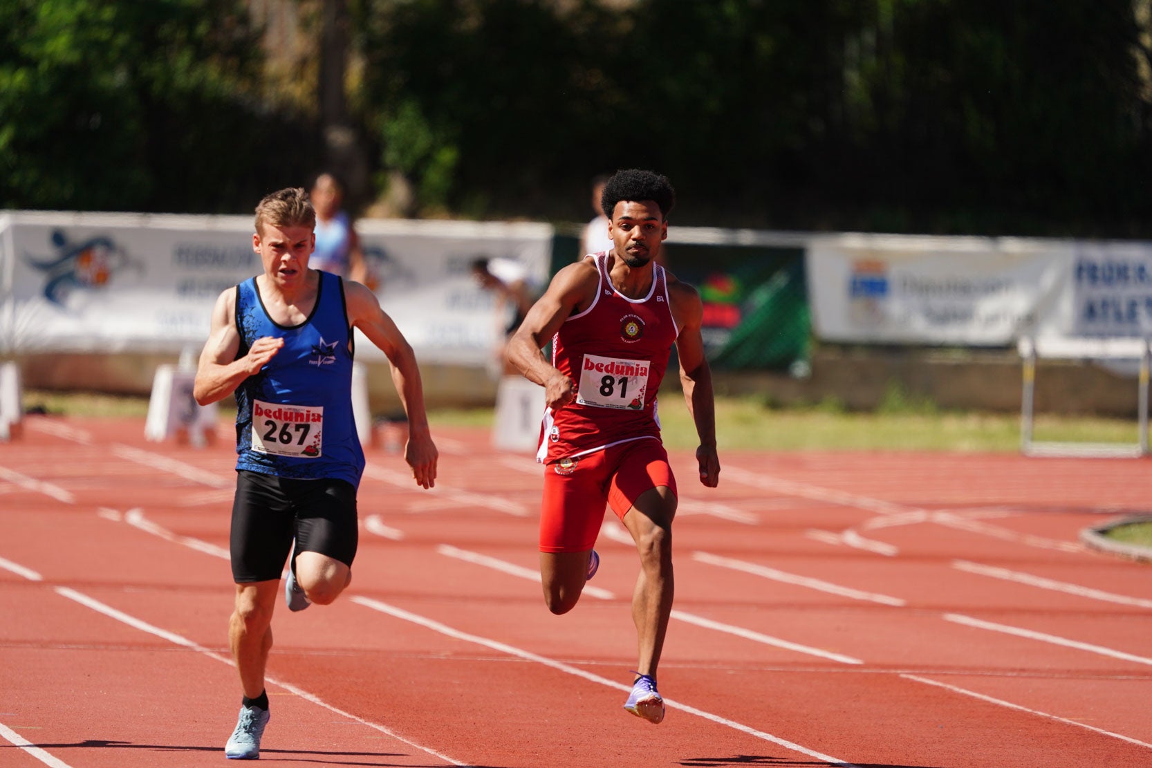 Las mejores imágenes de una gran tarde de atletismo en Las Pistas del Helmántico