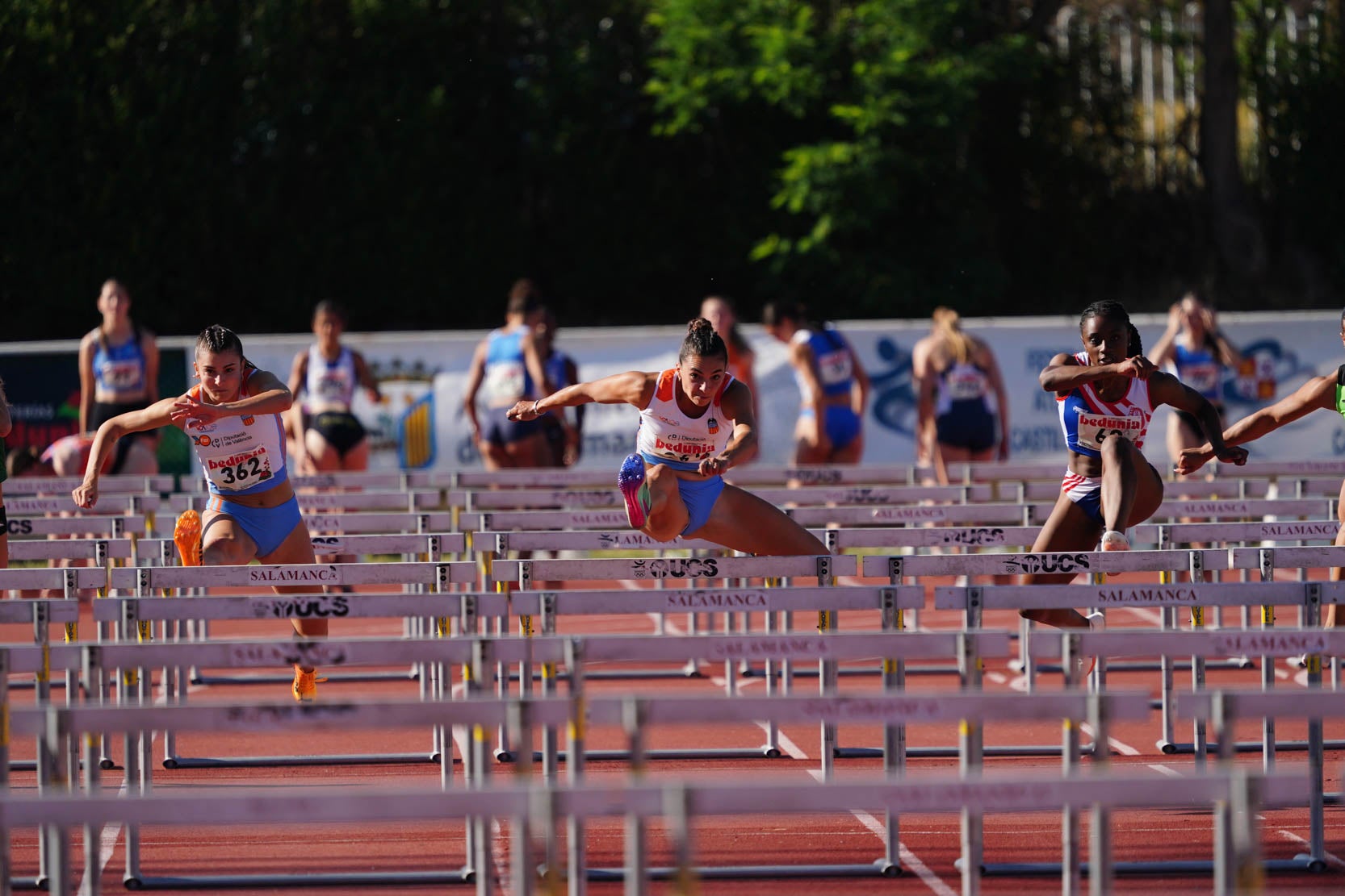 Las mejores imágenes de una gran tarde de atletismo en Las Pistas del Helmántico