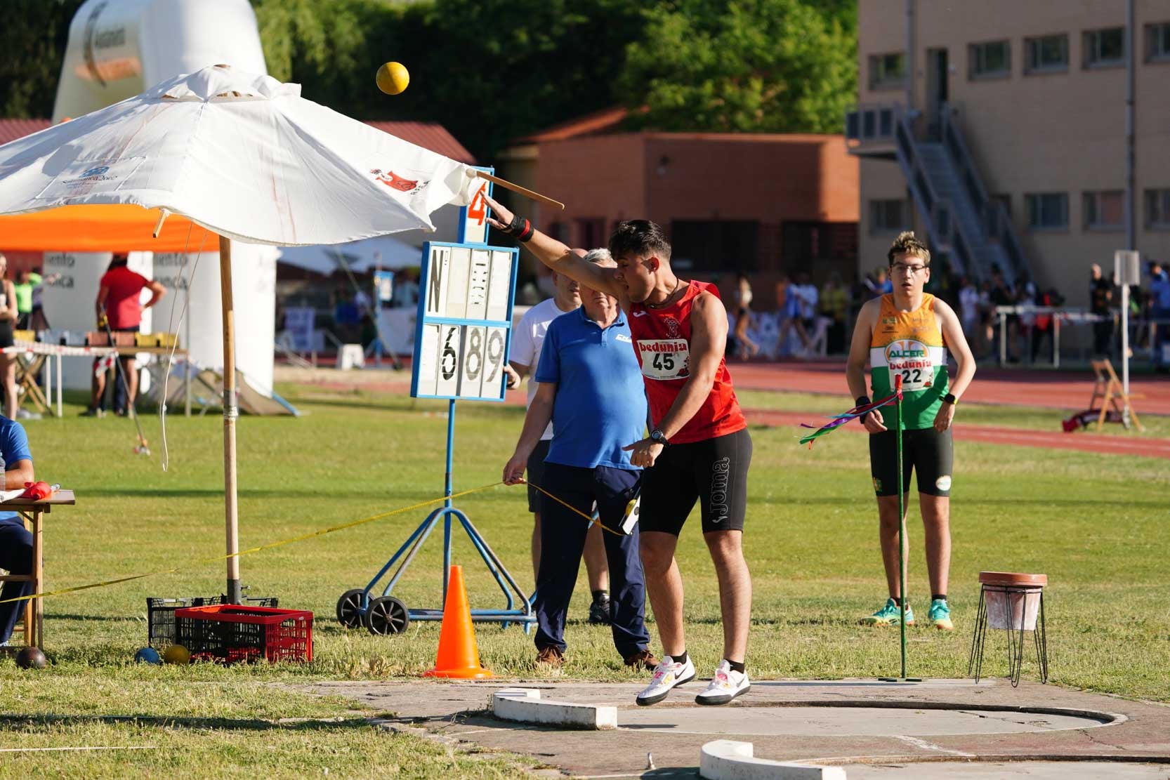 Las mejores imágenes de una gran tarde de atletismo en Las Pistas del Helmántico