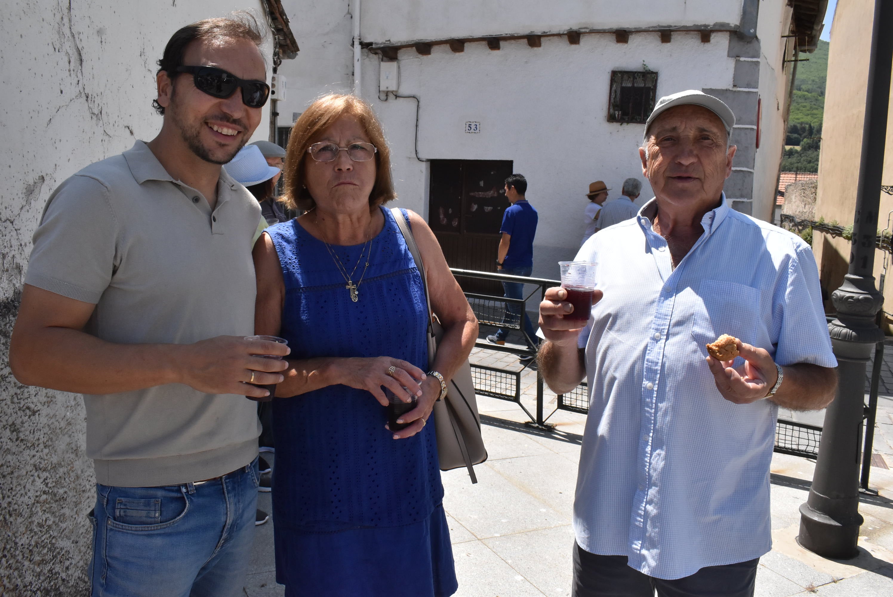 Béjar acompaña La Antigua en la procesión de la Virgen en el Domingo de Pentecostés
