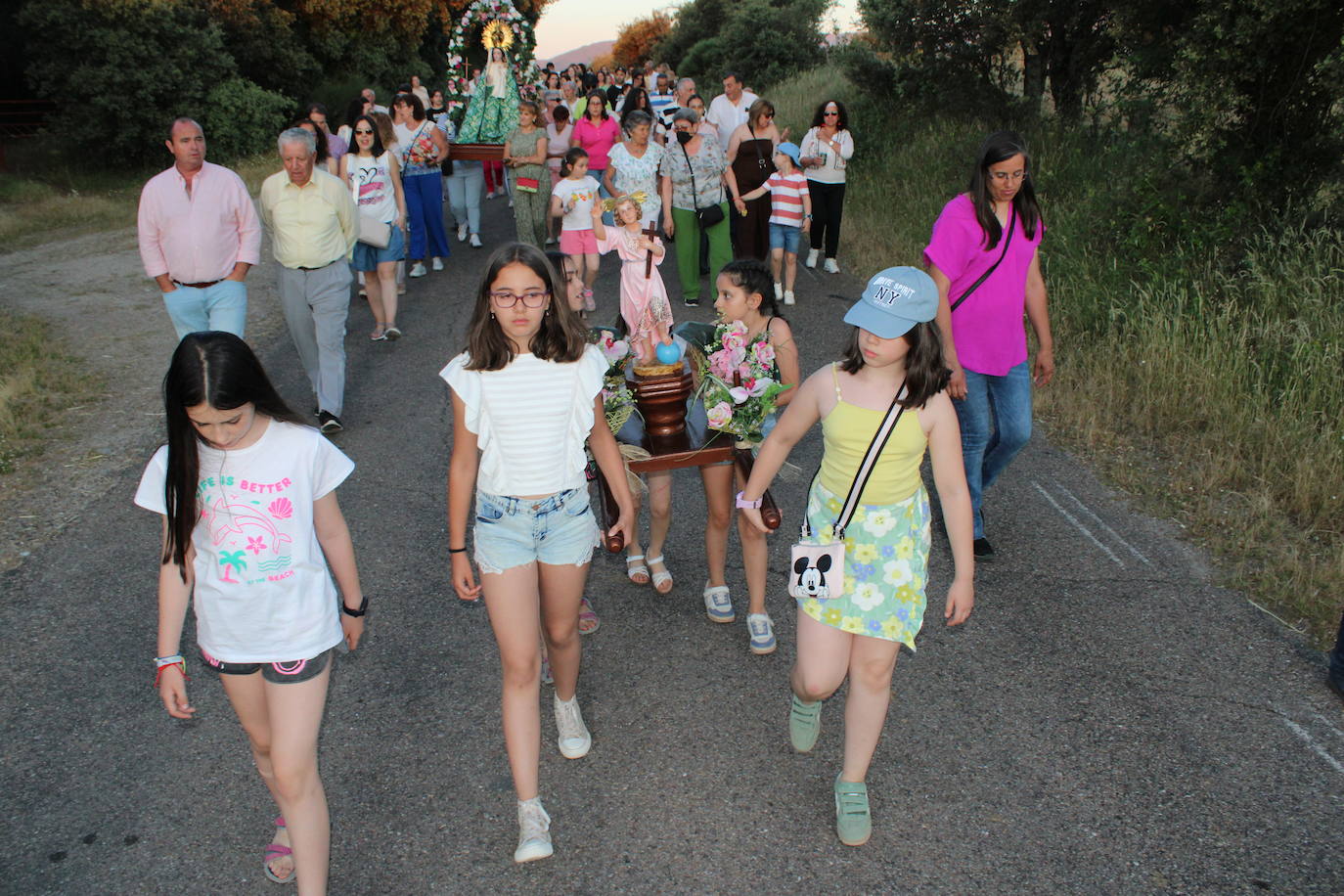 Valdefuentes de Sangusín recibe a la Virgen del Carrascal