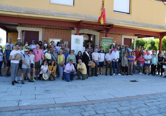 Los participantes en esta última jornada, preparados para iniciar la actividad desde el Ayuntamiento de Sorihuela
