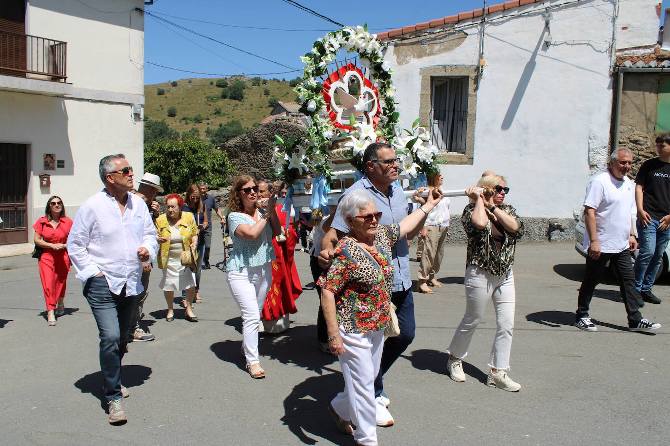 La Hoya honra al Espíritu Santo