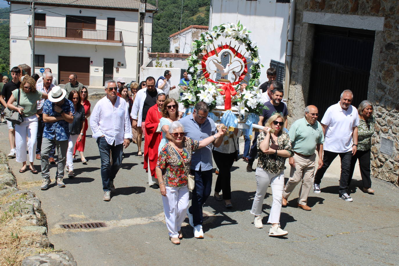 La Hoya honra al Espíritu Santo