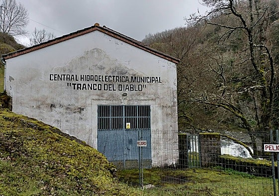 Estado actual de la central del Tranco del Diablo, paralizada y sin producir energía desde 2020.