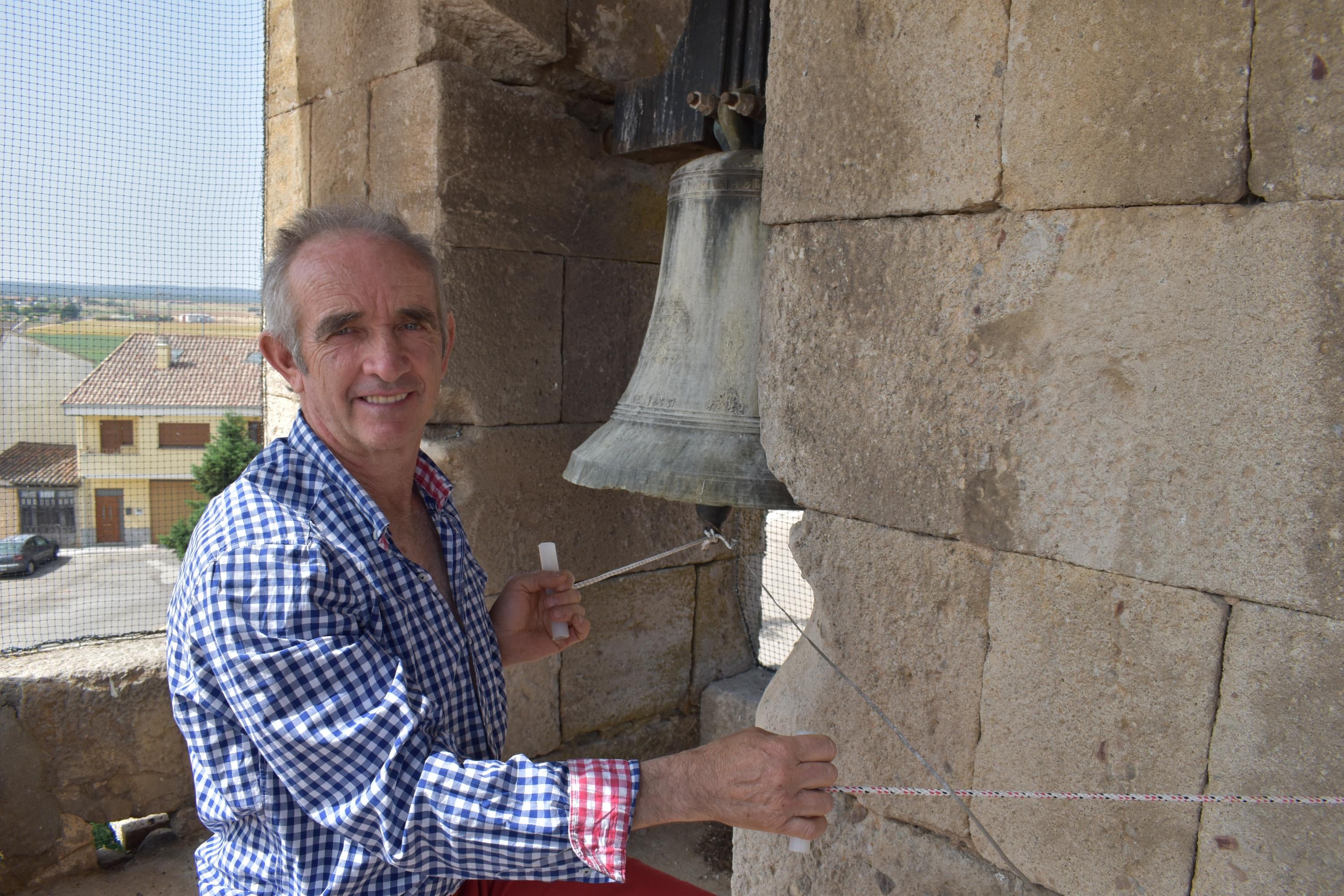 Calvarrasa de Arriba honra a la Virgen de la Peña en su paseo hacia la ermita del siglo XVII