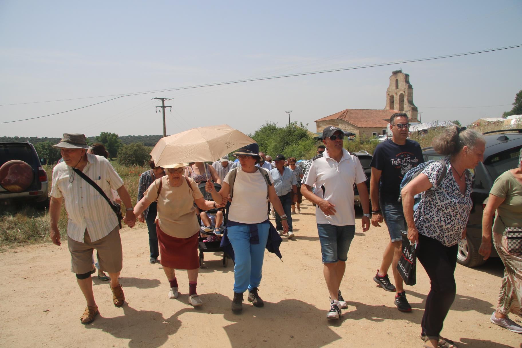Un millar de romeros en El Cañedo