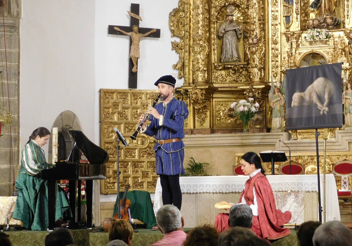 Candelario acoge la puesta de largo del recital «Arcos y ecos» del programa Provincia Mudéjar