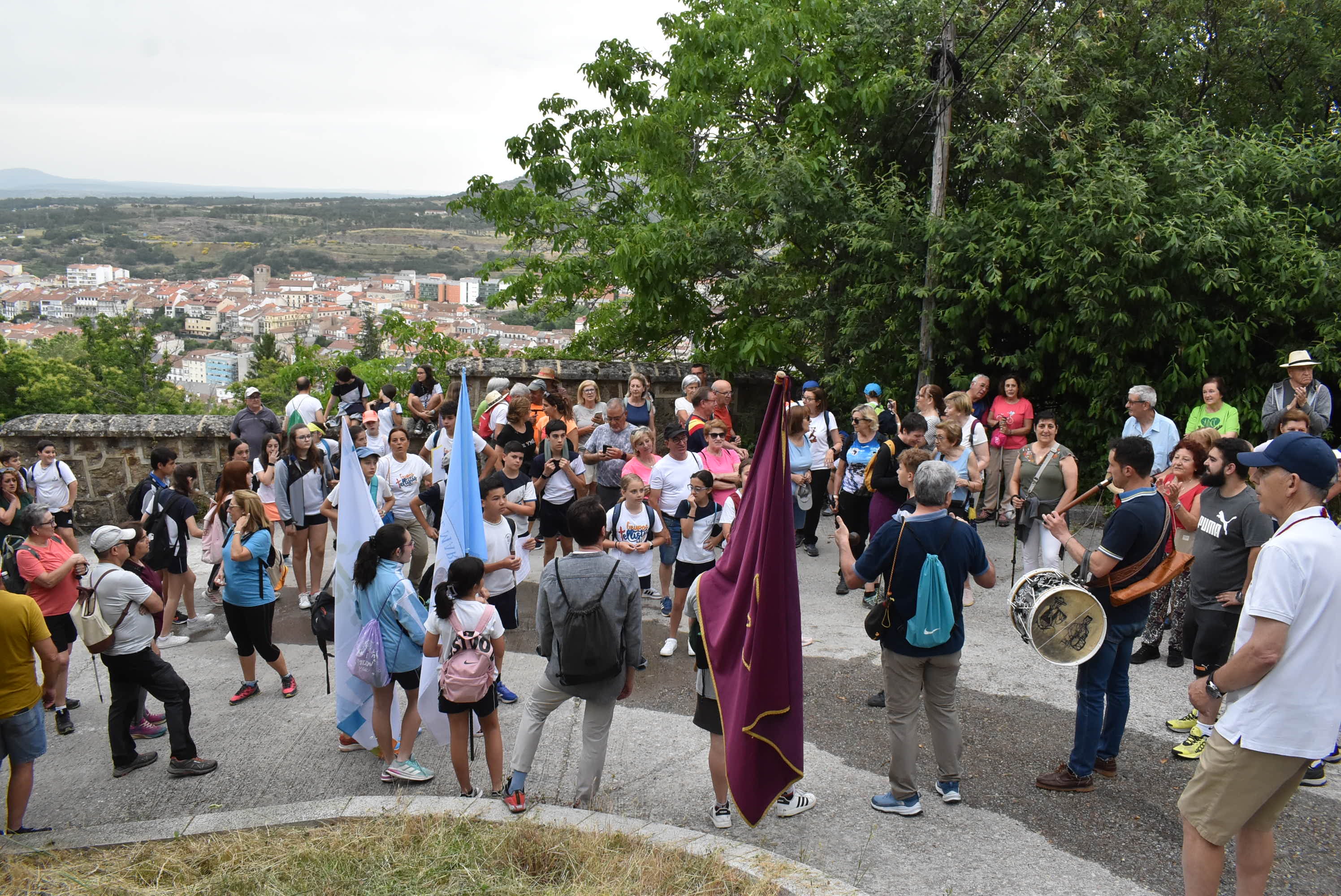 A buen ritmo hasta la Peña de la Cruz