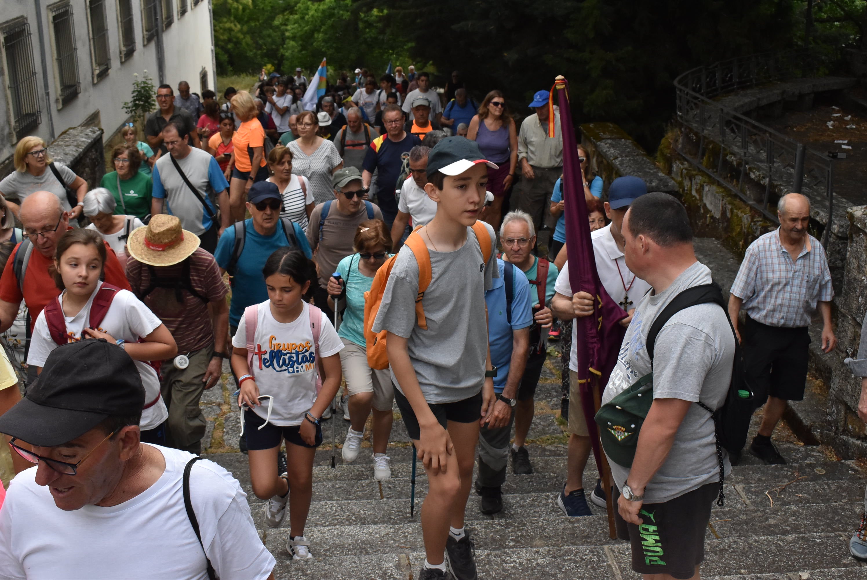 A buen ritmo hasta la Peña de la Cruz