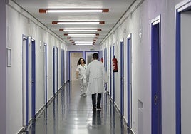 Uno de los pasillos del Hospital de Salamanca.