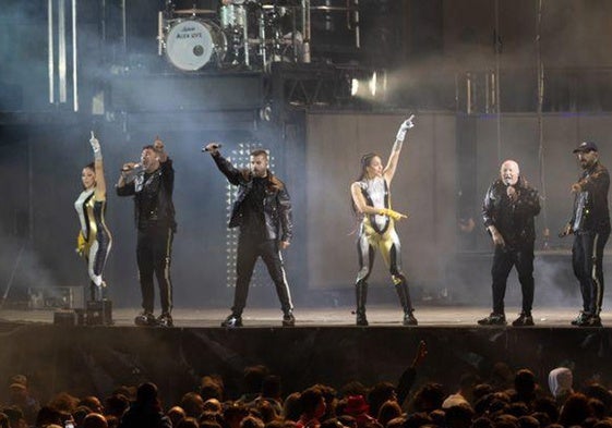 La orquesta Panorama en uno de sus pases.