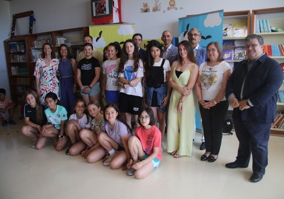 La entrega del premio a los alumnos del CRA Domingo de Guzmán en Doñinos de Salamanca.