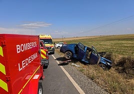 El vehículo siniestrado en la CL-517, en Villarmayor.