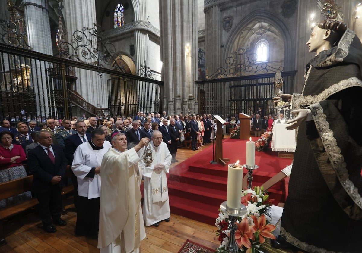 La Catedral acoge la tradicional y emotiva misa en honor a San Juan de Sahagún