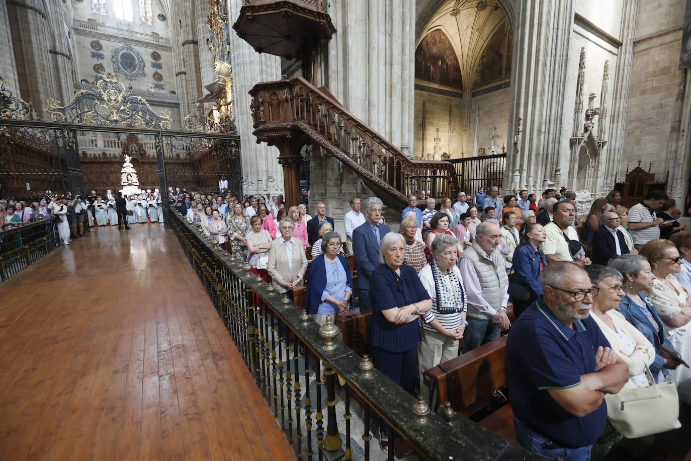 La Catedral acoge la tradicional y emotiva misa en honor a San Juan de Sahagún