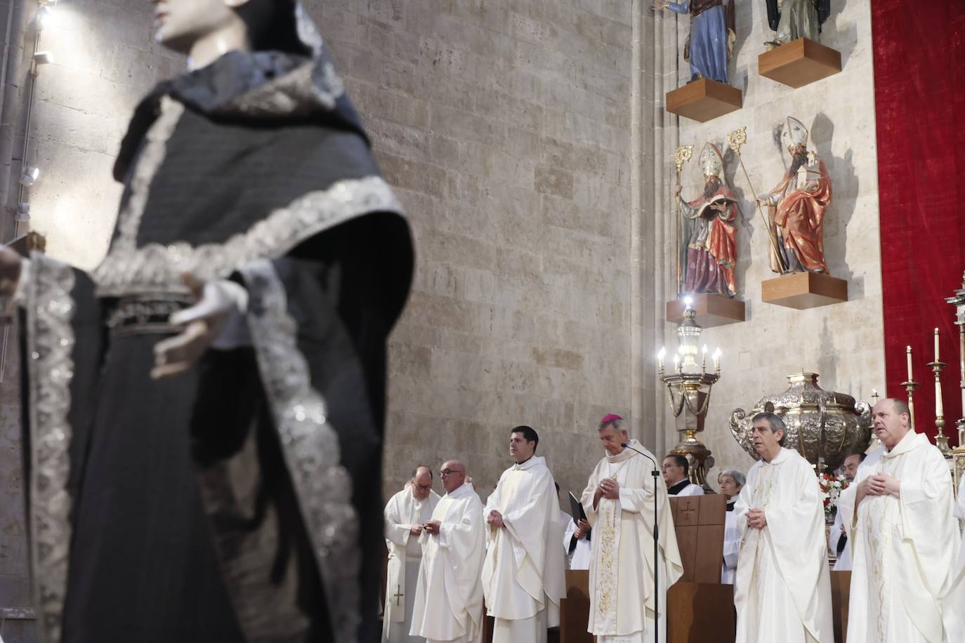 La Catedral acoge la tradicional y emotiva misa en honor a San Juan de Sahagún
