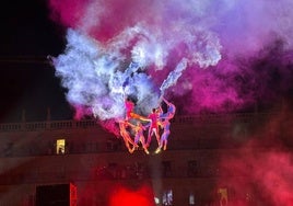 El espectáculo de 'Nexus' deslumbra en la Plaza Mayor.
