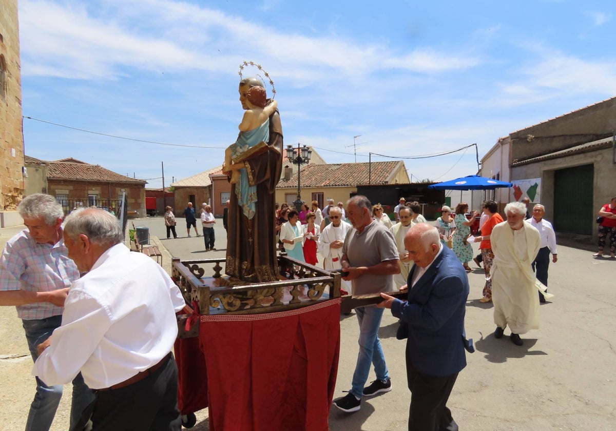 San Antonio de Padua llena de fiesta Moríñigo