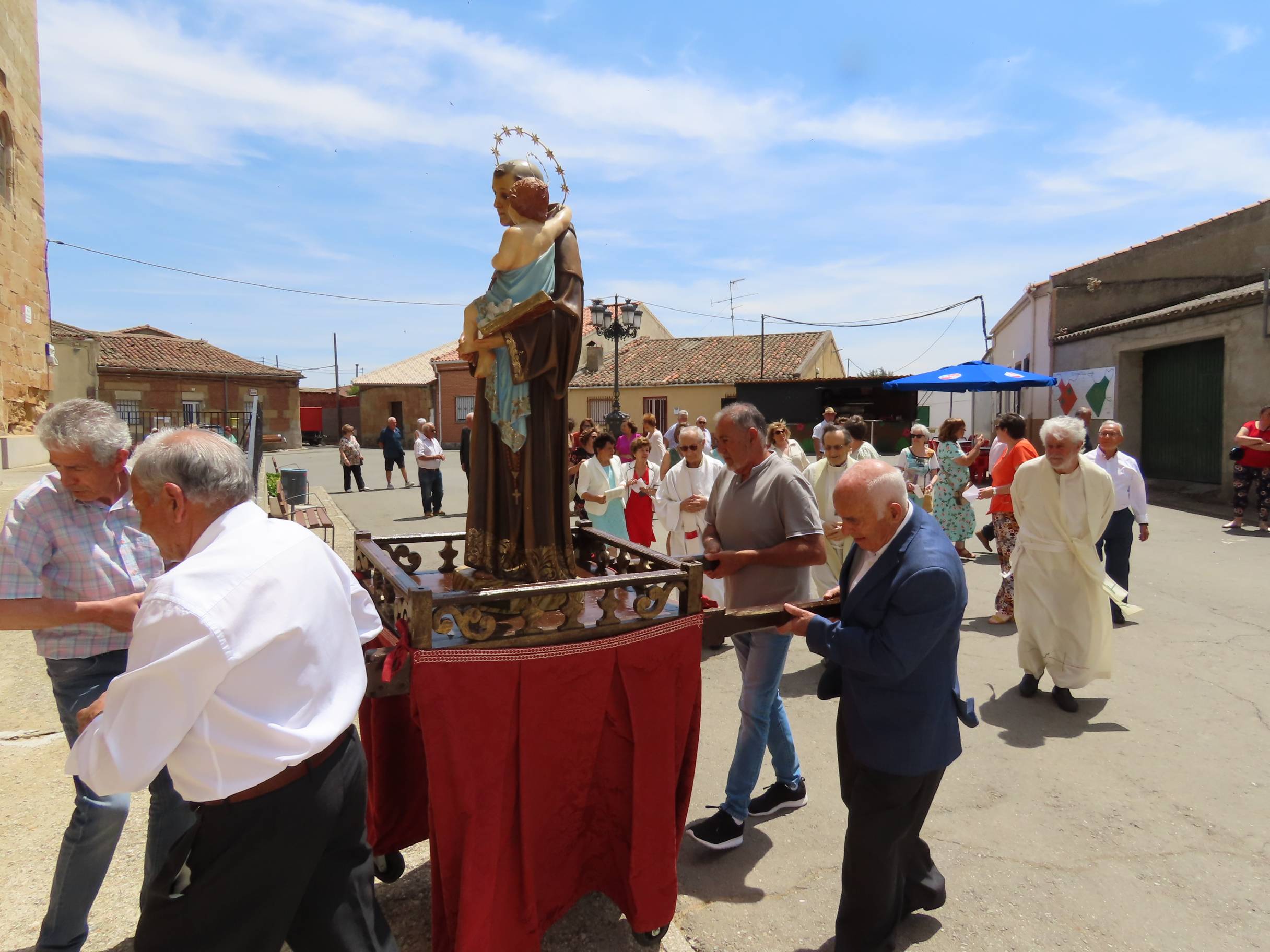San Antonio de Padua llena de fiesta Moríñigo