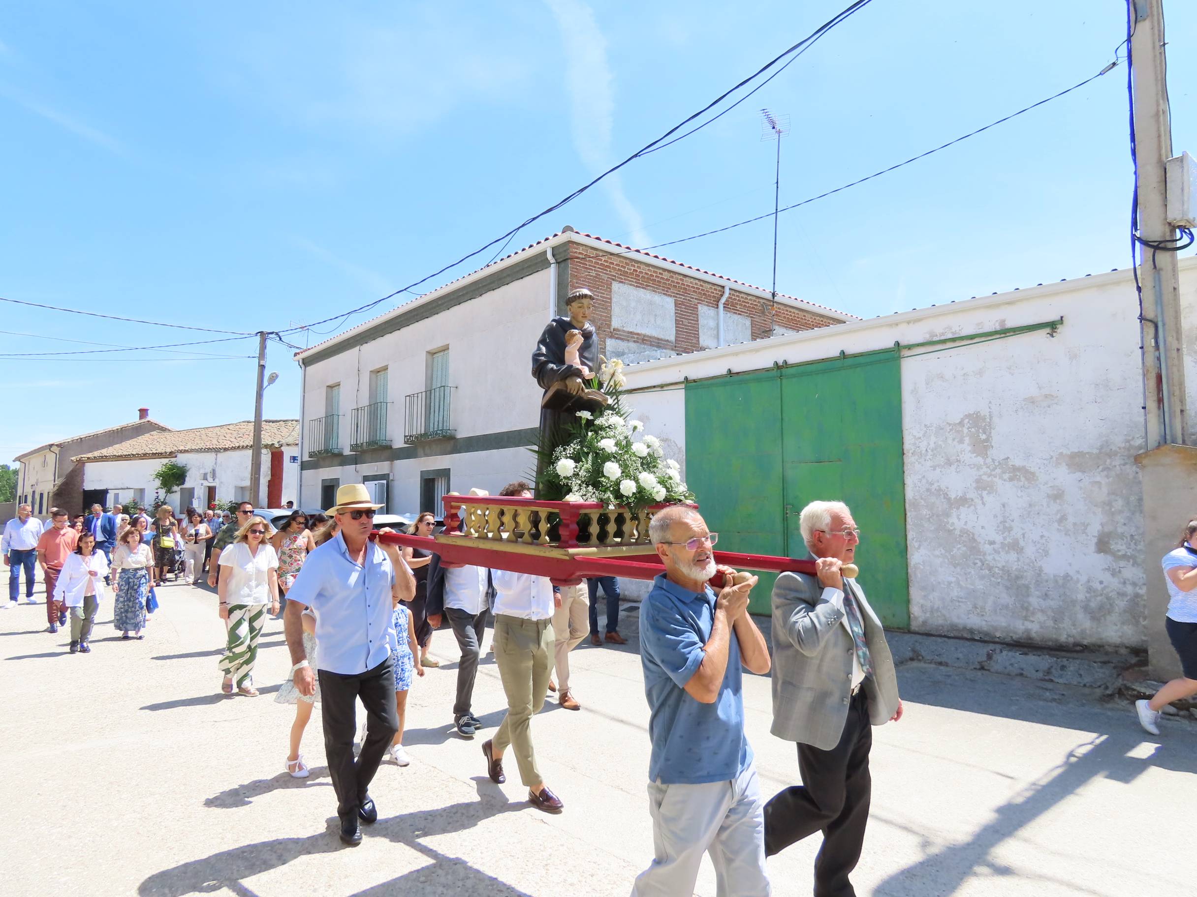 Alegría en Nava de Sotrobal en honor a San Antonio