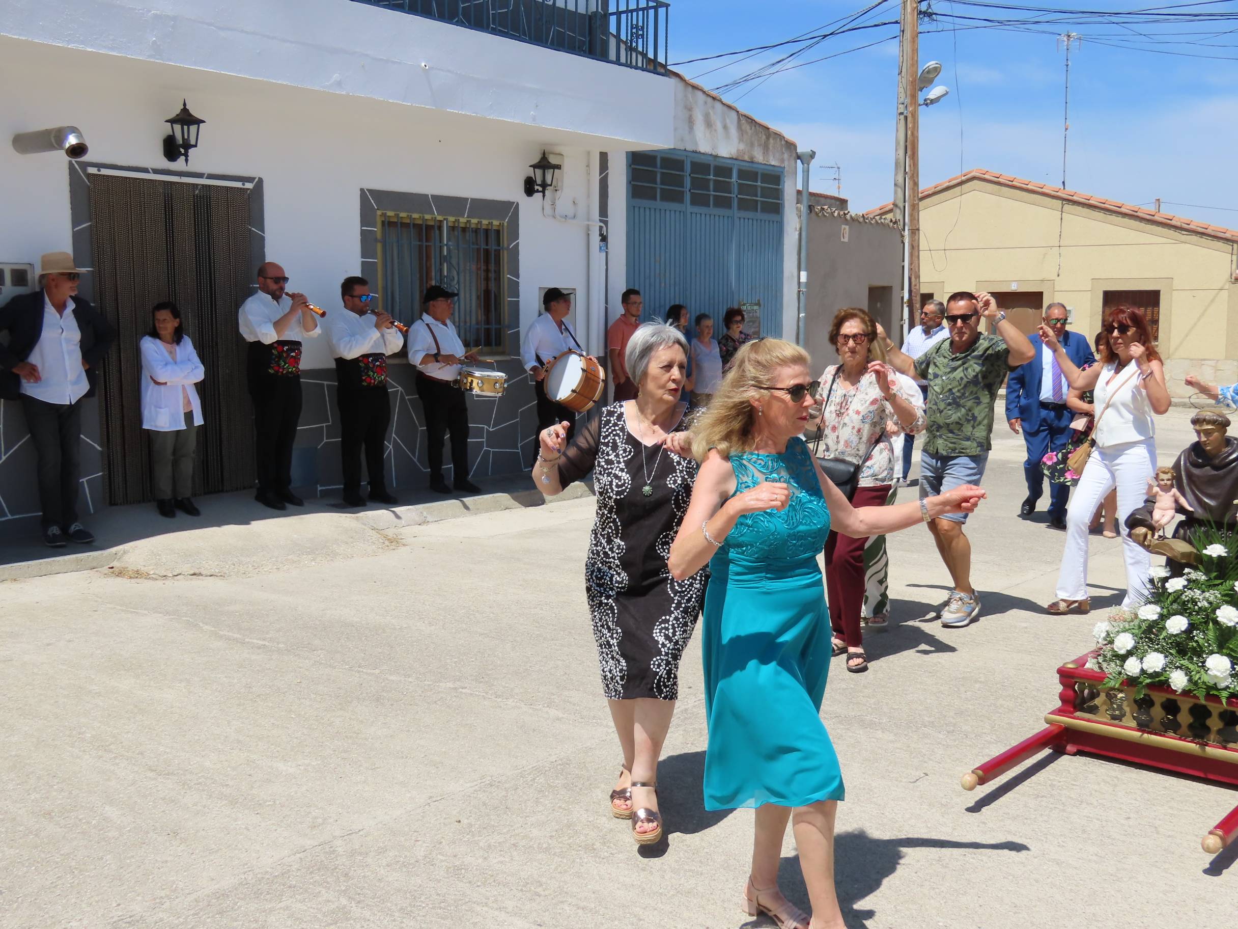 Alegría en Nava de Sotrobal en honor a San Antonio