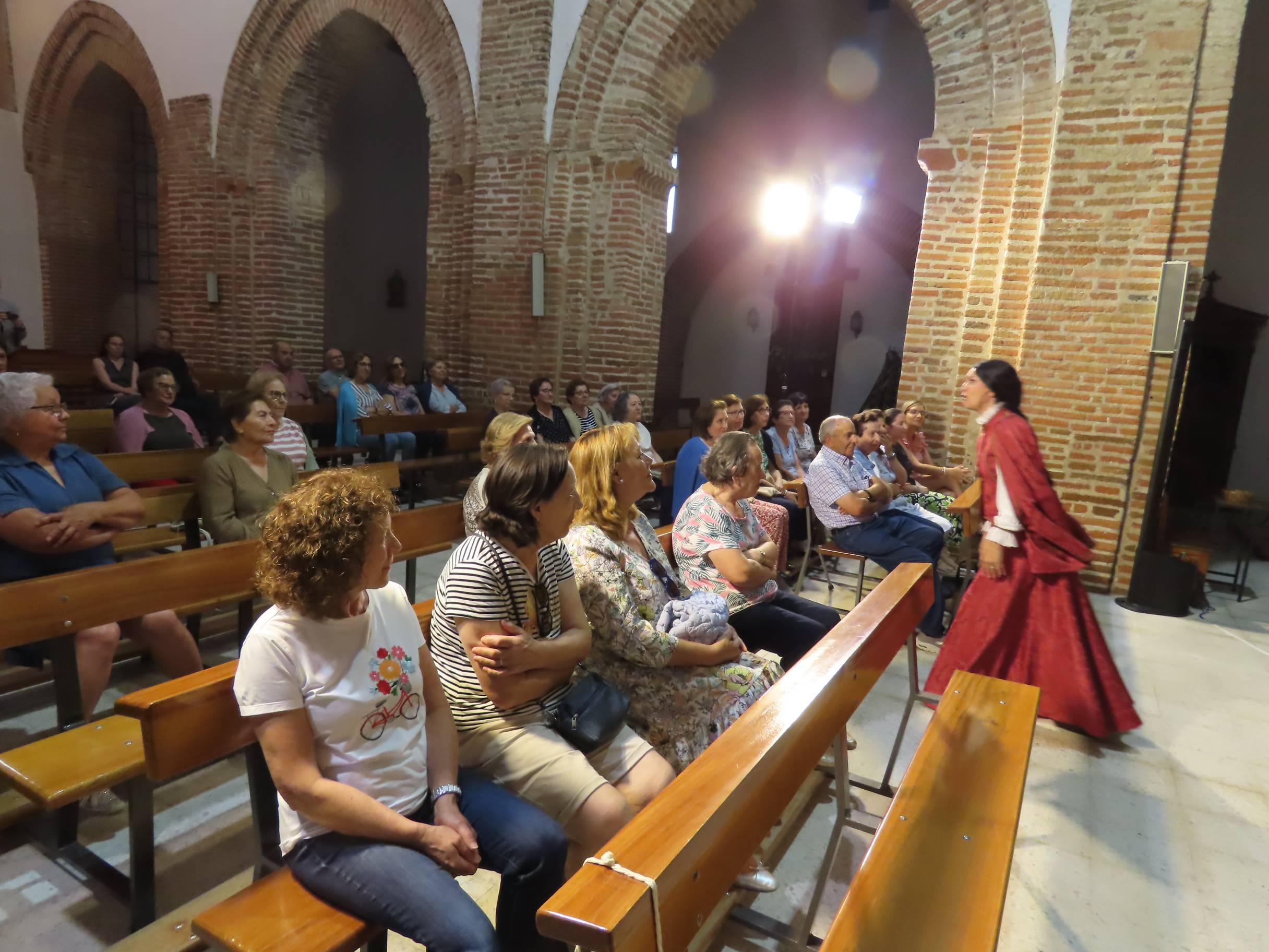 ‘Arcos y Ecos’ llena de vida escénica el templo mudéjar de Paradinas