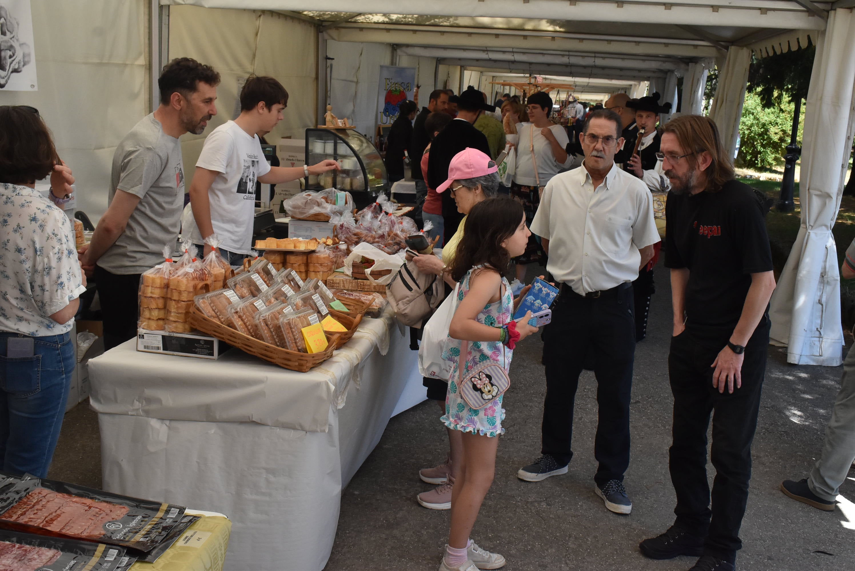 Primera feria agroalimentaria en Candelario para rendir homenaje a su tradición chacinera