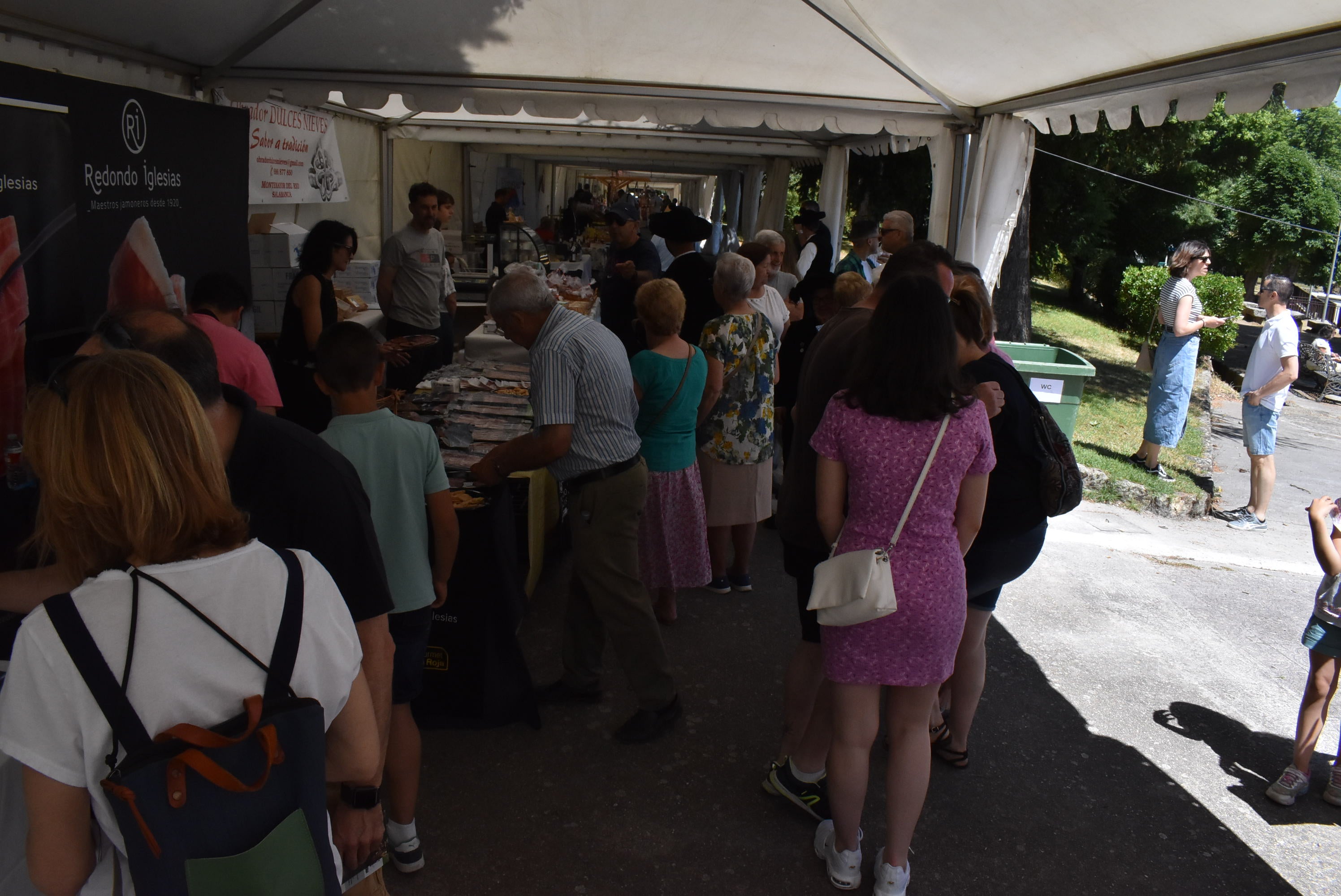 Primera feria agroalimentaria en Candelario para rendir homenaje a su tradición chacinera