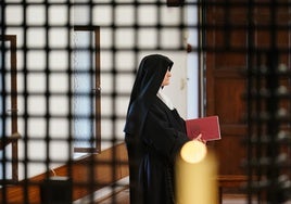 Una religiosa de las Oblatas, en la última fiesta de Jesúcristo, Sumo Sacerdote.