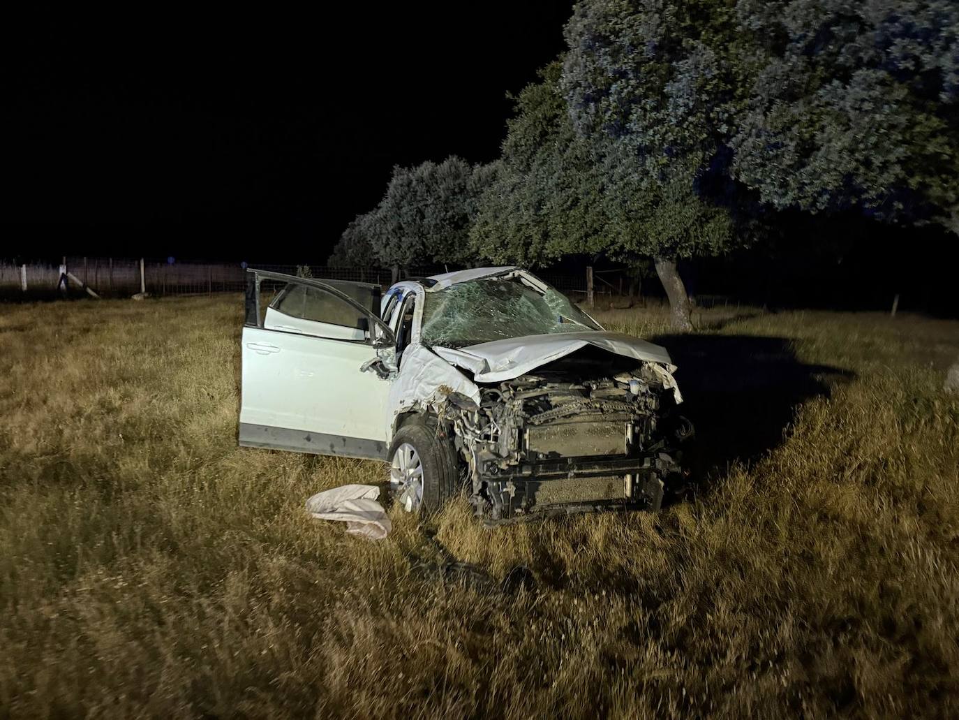 Gravísimo accidente en Sando: un conductor en estado crítico tras perder el control de su vehículo y salirse de la vía