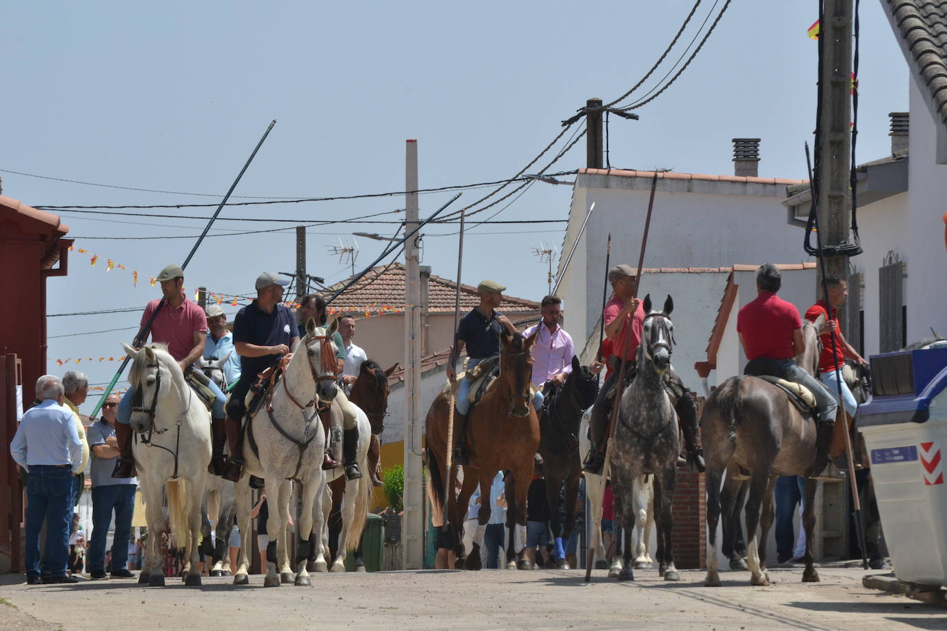 Vibrante encierro a caballo en Martín de Yeltes