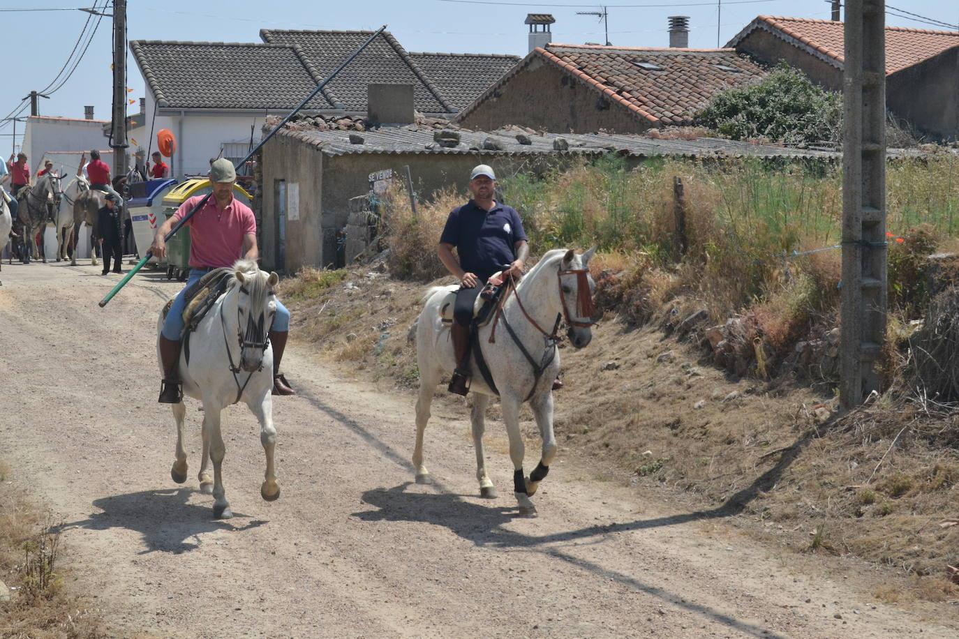 Vibrante encierro a caballo en Martín de Yeltes