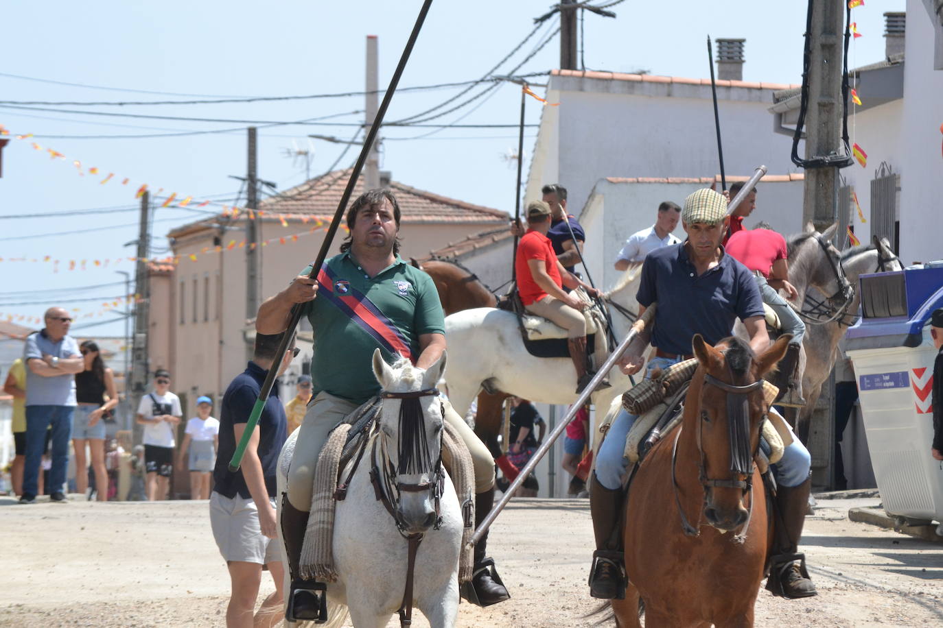 Vibrante encierro a caballo en Martín de Yeltes