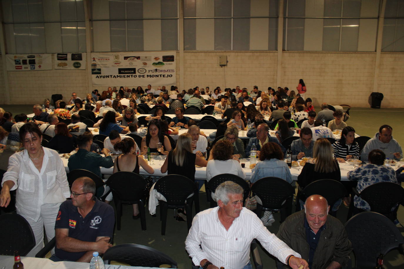 Cena y verbena para despedir la fiesta en Montejo