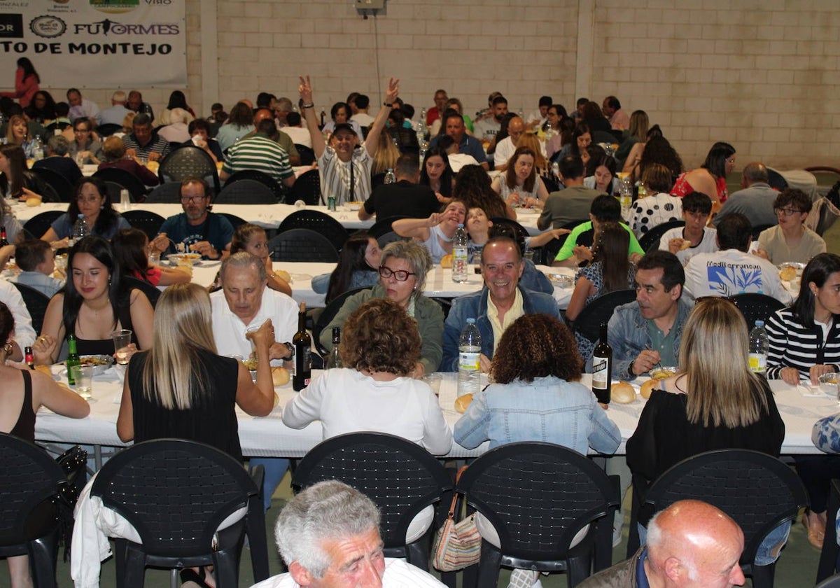 Cena y verbena para despedir la fiesta en Montejo