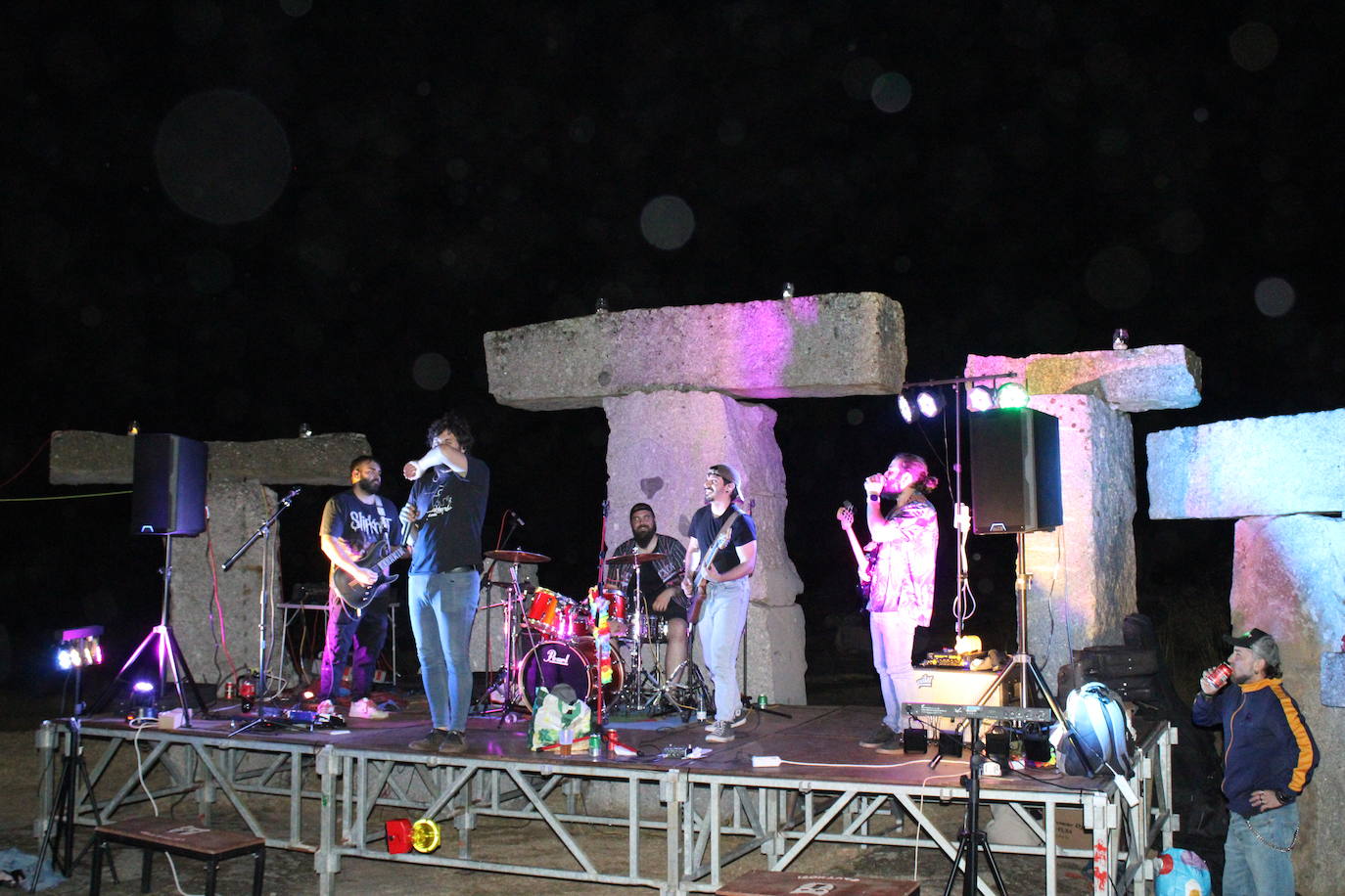 El solsticio llega al parque del granito de Los Santos