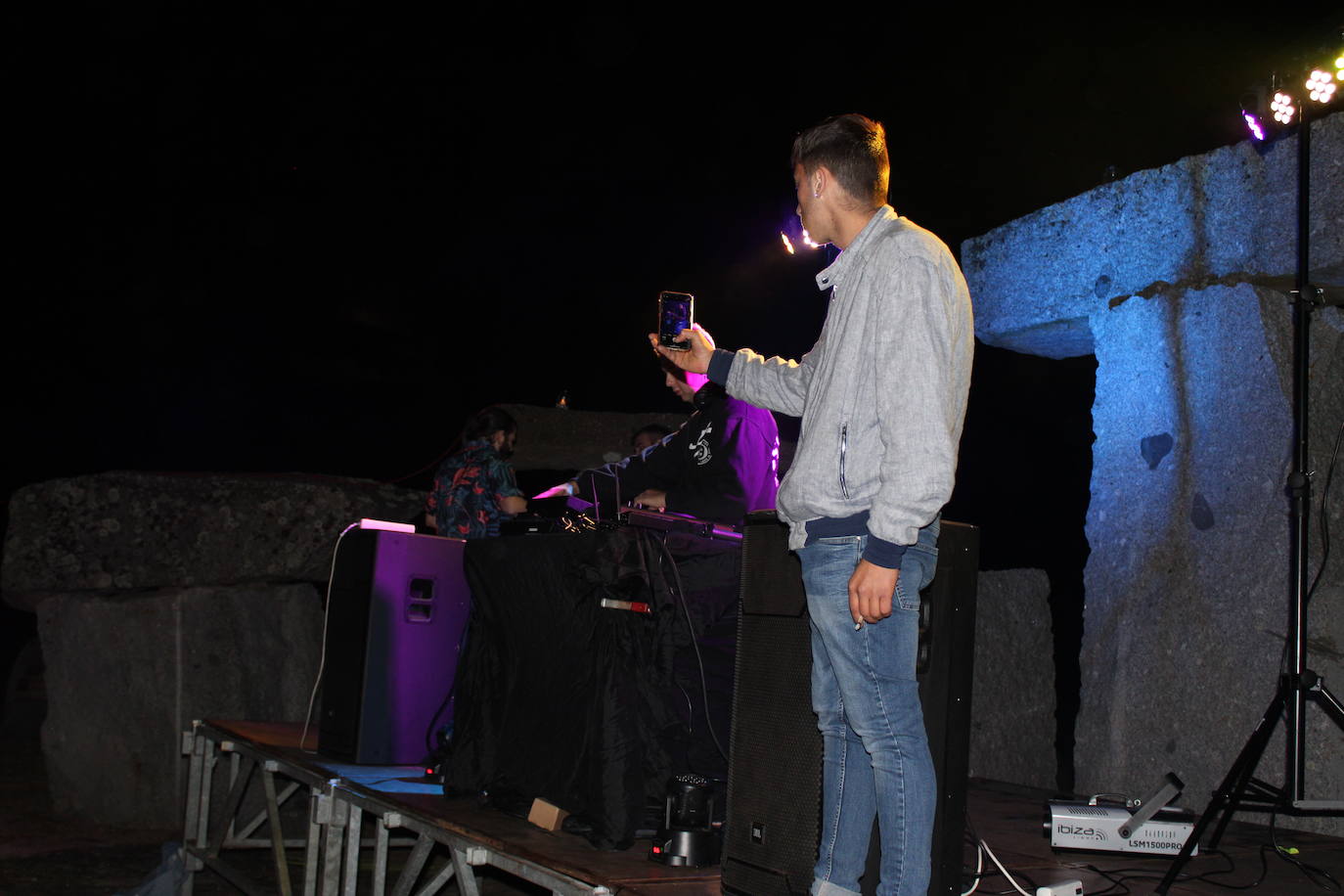 El solsticio llega al parque del granito de Los Santos