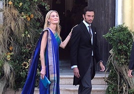 El novio, Jaime Sánchez, junto a su madre.