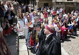 El ofertorio, escaparate y pasarela ideal para disfrutar de los trajes de vistas.