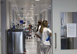 Personal de Enfermería, en una planta del Hospital.