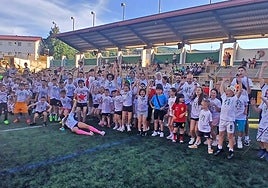 Imagen de algunos de los participantes en la fiesta de despedida de las escuelas deportivas municipales