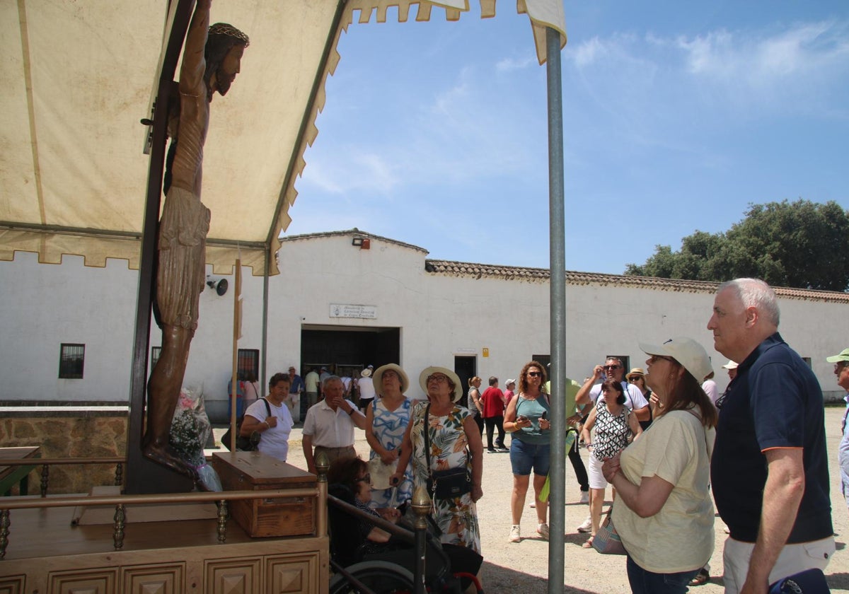 El Cristo de Cabrera une voluntades en su día grande
