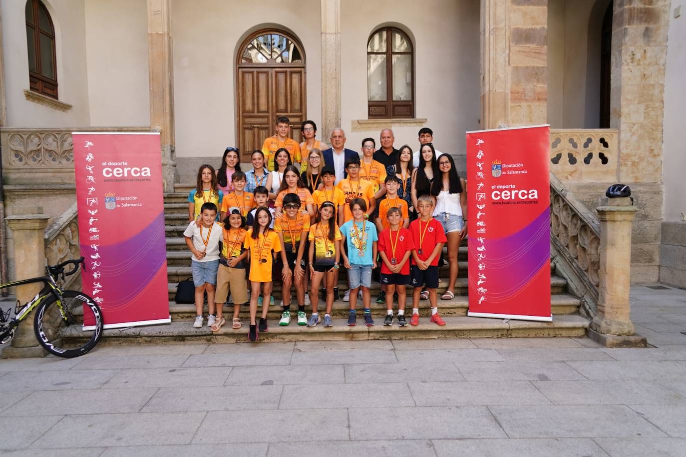 Gran fiesta en La Salina para entregar los premios a los mejores del Triatlón Escolar