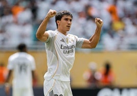 Gonzalo celebra su tanto.